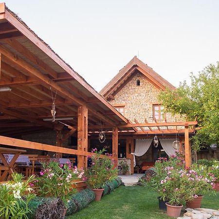 Juhfark Fogado Es Borhaz Bed & Breakfast Balatoncsicso Exterior photo